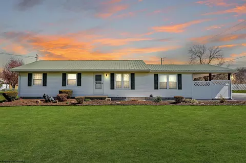128 Virginia St, Jane Lew, WV 26378