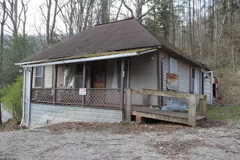 338 Third St, Webster Springs, WV 26288