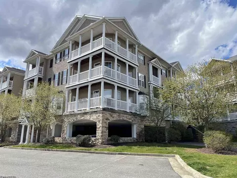 2628 Suncrest Vlg, Morgantown, WV 26505