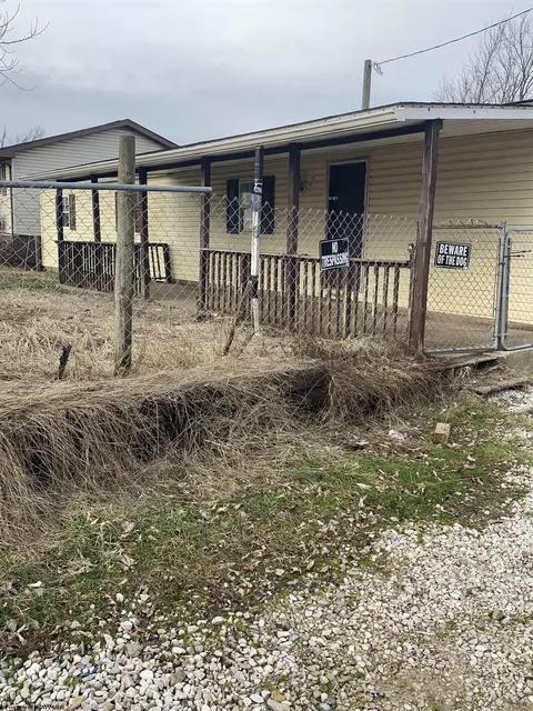 3130 Roberts Ridge Rd, Moundsville, WV 26041