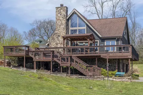 515 Worthington Dr, Bridgeport, WV 26330