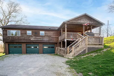 576 Weaver Mill Rd, Smithfield, PA 15478