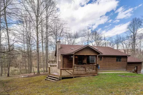 97 Mercer Ln, Fairmont, WV 26554