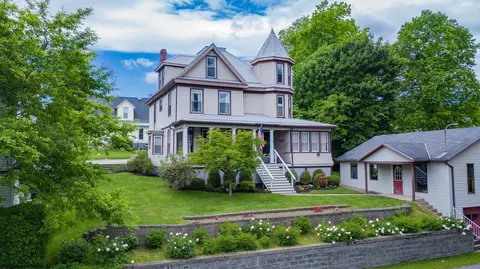 102 Fortney Ave, Kingwood, WV 26537