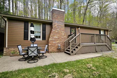 1494 Tyrone Rd, Morgantown, WV 26508