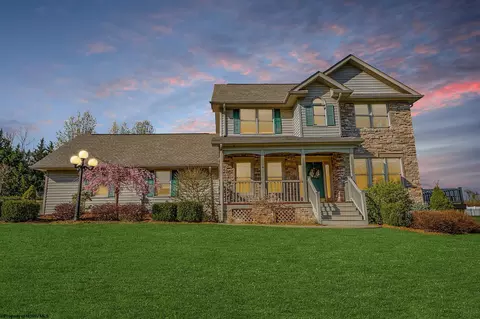 2 Zara Dr, Morgantown, WV 26508
