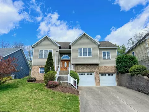 325 Villa View Dr, Morgantown, WV 26505
