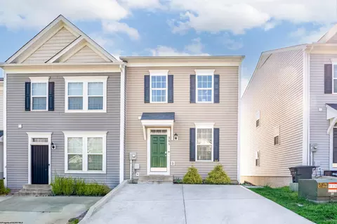 205 Falling Leaf Ln, Morgantown, WV 26501