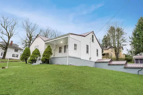 Exterior - 900 E State Ave, Terra Alta, WV 26764 photo 2 of 14