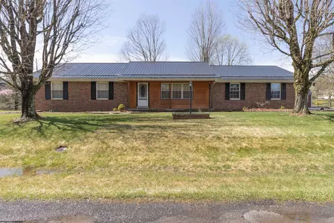 40 Lone Pine Dr, Clarksburg, WV 26301
