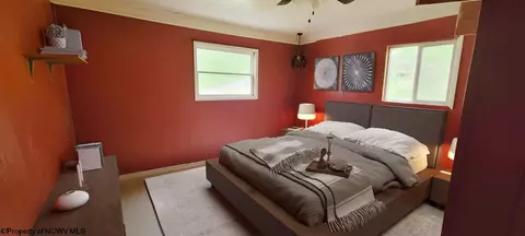 Bedroom - 71 Oak St, Salem, WV 26426 photo 3 of 5
