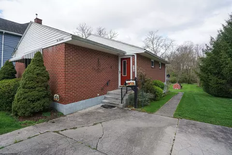 219 Pennsylvania Ave, Bridgeport, WV 26330