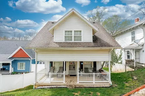 64 Cleveland Ave, Westover, WV 26501