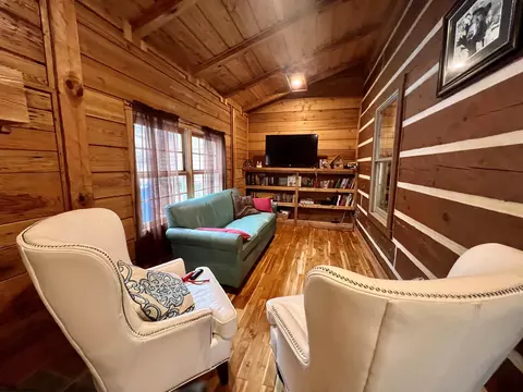 Living - 334 Hanner Rd, Beverly, WV 26253 photo 2 of 3