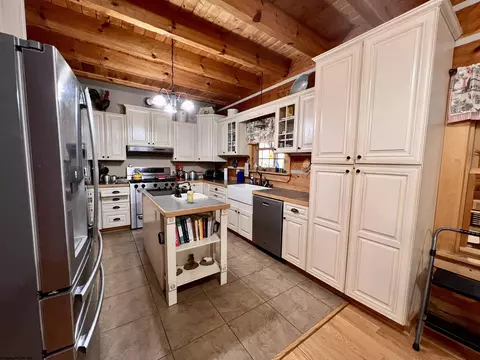 Kitchen - 334 Hanner Rd, Beverly, WV 26253 photo 2 of 3