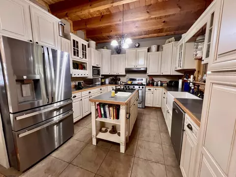 Kitchen - 334 Hanner Rd, Beverly, WV 26253 photo 1 of 3