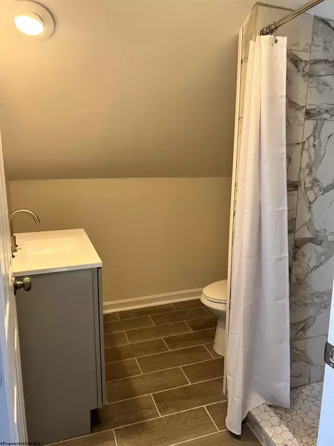 Bath - 124 Valley St, Salem, WV 26426 photo 3 of 4