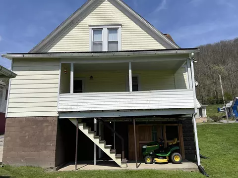 1020 E Main St, Mannington, WV 26582 photo 3