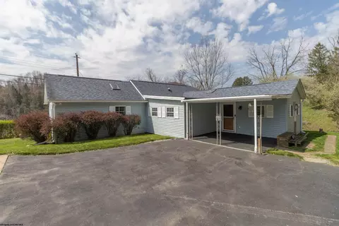14 Rustic Ln, Salem, WV 26426