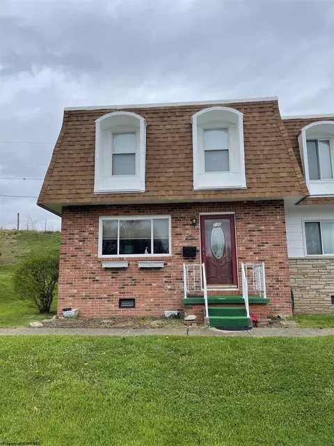 100 Pinewood Rd, Clarksburg, WV 26301