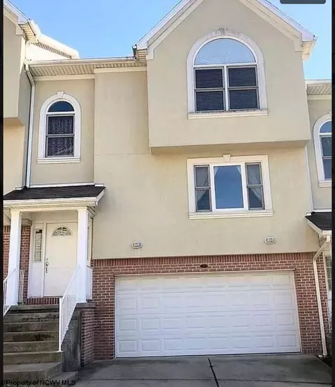 209 Palisades Dr, Morgantown, WV 26508