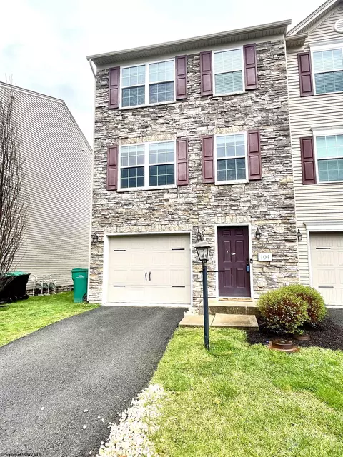 40 Barrington Ct UNIT 104, Bridgeport, WV 26330