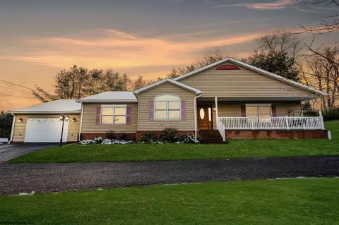100 A Fourth St, Terra Alta, WV 26764