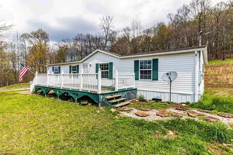 88 Saint Josephs Trl, Fairmont, WV 26554