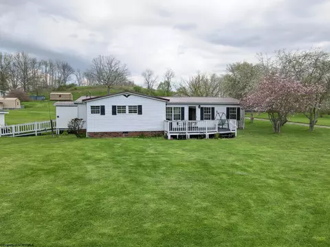 49 Westfield Rd, Jane Lew, WV 26378
