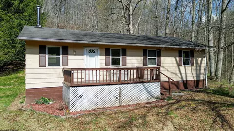 89 Hunter Hill Dr, Salem, WV 26426