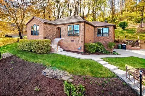 921 Southpoint Cir, Morgantown, WV 26501