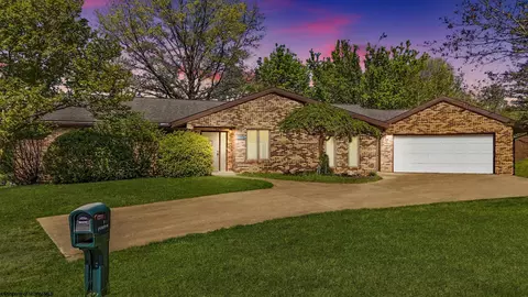 113 Skyline Dr, Morgantown, WV 26508