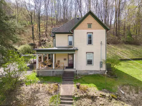132 134 Liberty St, Salem, WV 26426