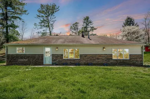 1398 Smithtown Rd, Morgantown, WV 26508