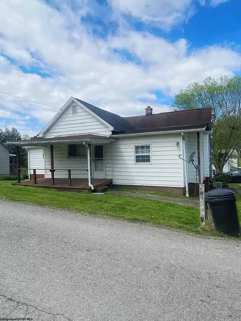 58 Bridgewater Dr, Enterprise, WV 26568
