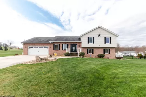 93 Horseshoe Dr, Bruceton Mills, WV 26525