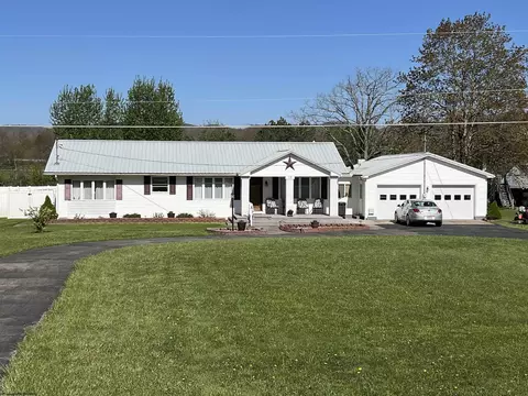 13 Hamby Rd, Montrose, WV 26283