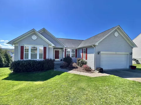 447 Blackberry Ridge Dr, Morgantown, WV 26508