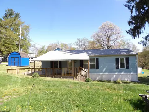 18 Orchard St, Masontown, WV 26542