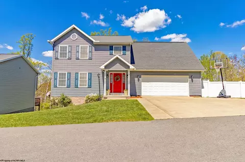 7 Eastern Trail Dr, Morgantown, WV 26508