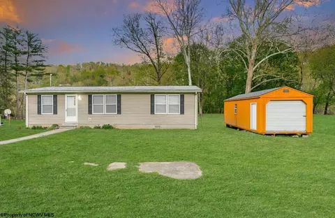 545 Maple Ave, Grafton, WV 26354