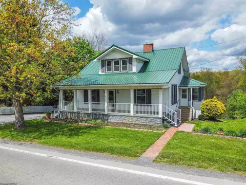 802 N Pike St, Grafton, WV 26354