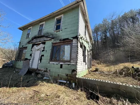 6918 Parsons Rd, Montrose, WV 26283