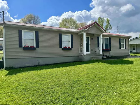 21 Front St, Lost Creek, WV 26385