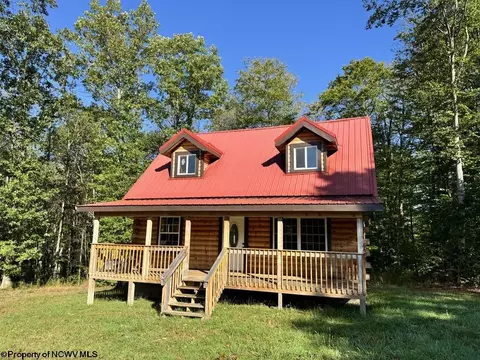 360 Seemont Dr, Kingwood, WV 26537