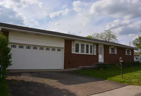 42 Lunsford St, Weston, WV 26452