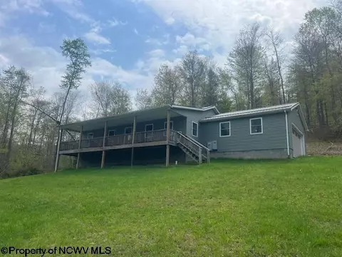 147 Evergreen Rd, French Creek, WV 26218
