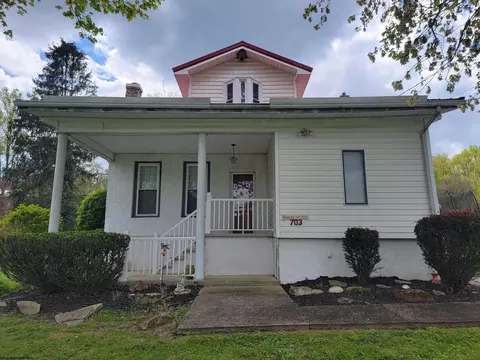 703 Rice St, Barrackville, WV 26559