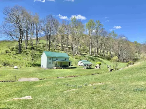 271 Boyce Rd, Thornton, WV 26440