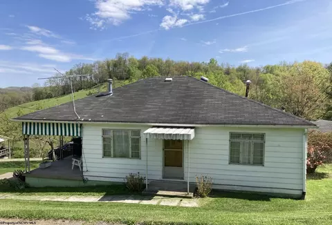461 Matheny Hill Rd, Enterprise, WV 26568